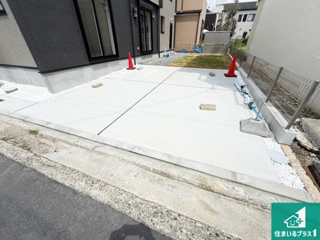 羽曳野市恵我之荘　新築一戸建ての駐車場|駐車スペース！散水栓があるので、こまめに愛車を洗えます！