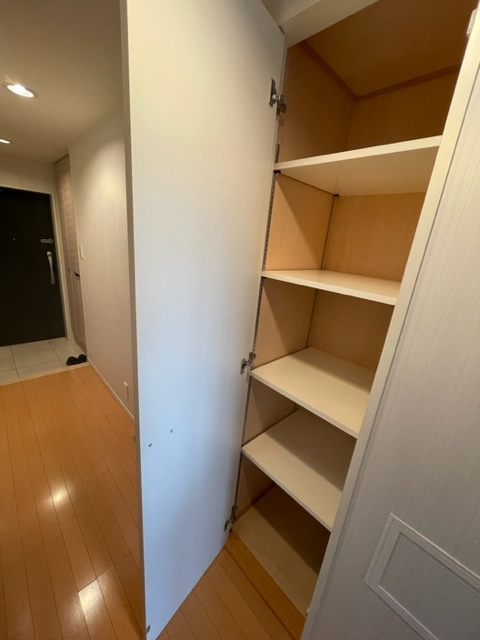 日神パレステージ小山ウインフォートの収納|廊下にも収納がございます