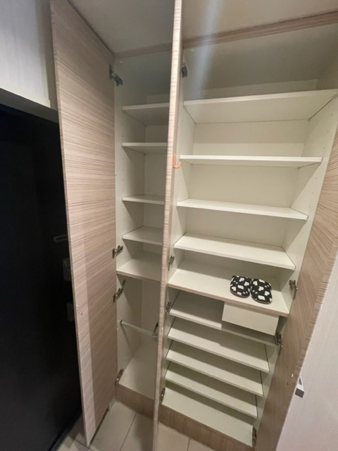 日神パレステージ小山ウインフォートの収納|下駄箱 鍵などの小物を入れる引き出しもございます