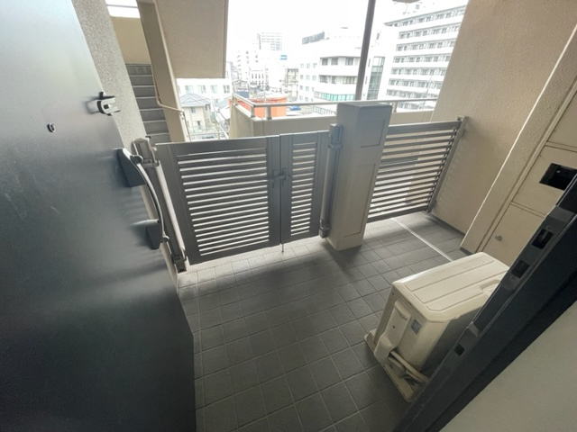 日神パレステージ小山ウインフォートの玄関|専用の玄関ポーチ付き