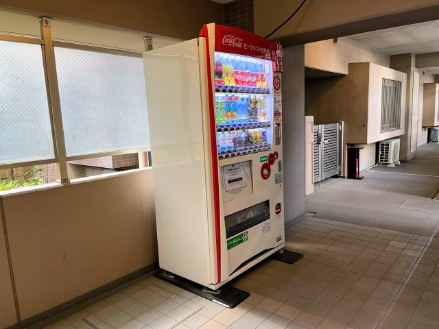日神パレステージ小山ウインフォートのその他|エレベータ前には自販機もございます