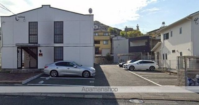 レオパレスＩＲＩＥの駐車場