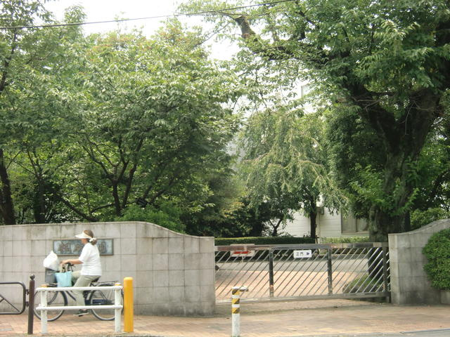 私立桐朋学園大学まで1407m