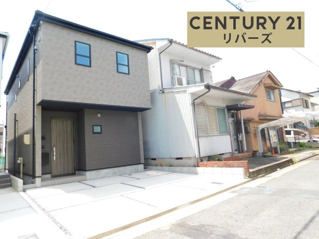 名古屋市北区成願寺１丁目の新築一戸建の前面道路含む現地写真|☆ラスト１棟☆　　新価格！！いつでも見学できます♪（お問合せ当日、平日、水曜、夜間でもＯＫ）　駐車並列２台ＯＫ！　広々ＬＤＫ１８．７帖♪　床暖房や食洗機など設備充実！　地盤保証２０年付き
