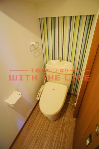 しおん【キャッシュバック対象物件】のトイレ|落ち着いたトイレです※現状優先