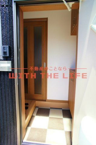しおん【キャッシュバック対象物件】の玄関|収納もある玄関です※現状優先