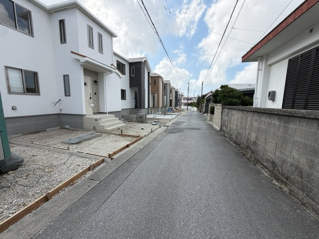 宜野湾市嘉数（全8棟）ABCEGH号棟の前面道路含む現地写真|※北東側公道3.5m♪