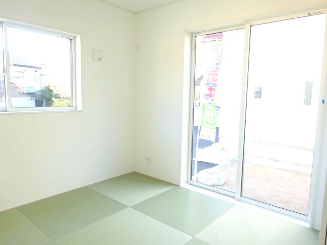 クレイドルガーデン前橋市堀之下町第１　4号棟の和室|落ち着いた雰囲気の5帖和室付きです