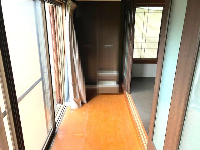 敦賀市市野々町二丁目中古戸建の玄関