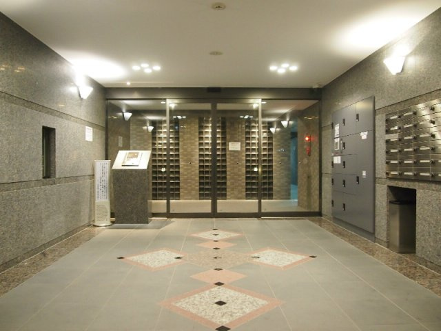 ルーブル蒲田南六番館のエントランス
