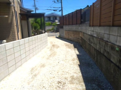 【外観】 | Livele Garden.S東区高松5期 | カースペース2台分有(車種による)。（2026年５月撮影）