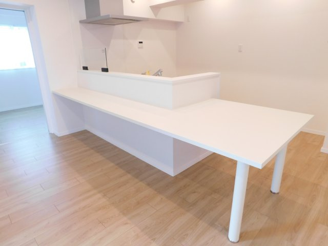 名古屋市瑞穂区瑞穂通５丁目の中古マンションのキッチン|◇キッチン◇　　キッチン一体型ダイニングテーブル付き