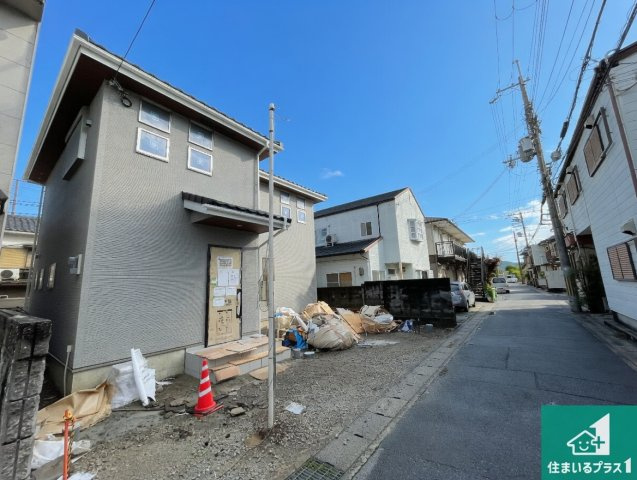 ★京都市右京区常盤草木町　新築一戸建ての前面道路含む現地写真|周辺は落ち着いた街並みの住宅地！子育てがしやすい住環境です！まだ未完成ですが、現地でしかわからない事もございます。是非一度ご覧ください。