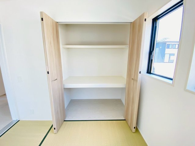 よかタウン／西区城山半田３丁目２期／８号棟の収納