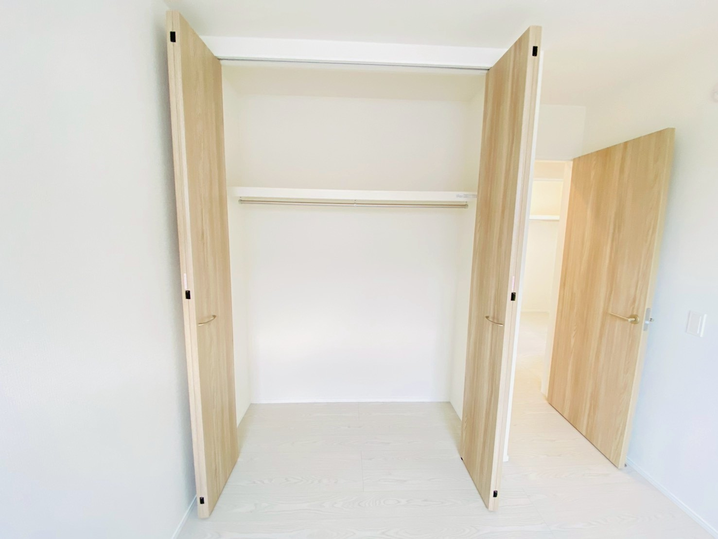 よかタウン／西区城山半田３丁目２期／８号棟の収納