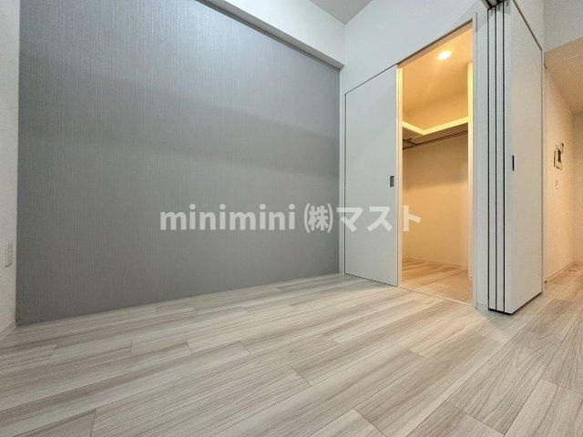 セレニテ阿波座ミラクの洋室