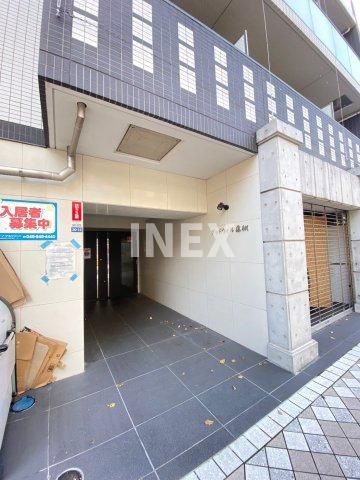 グッドウィル藤棚のエントランス