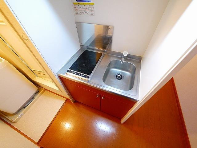 レオパレスゆう　藤ノ木のキッチン|コンパクトなキッチンで掃除もラクラク