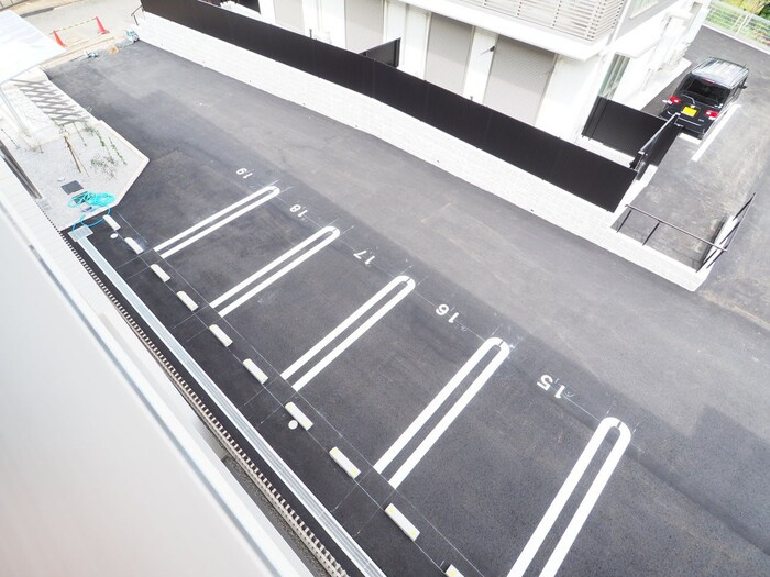 ヴィラージュたまプラーザ 欅の駐車場|駐車場