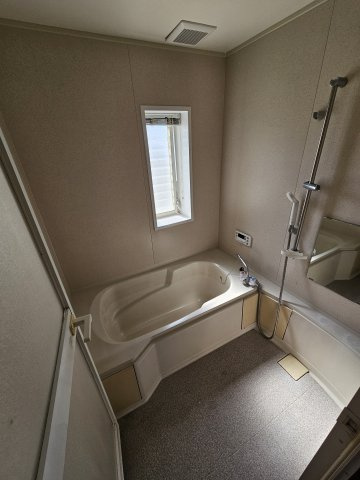筑西市乙中古戸建の浴室|ゆったり過ごせるお風呂です