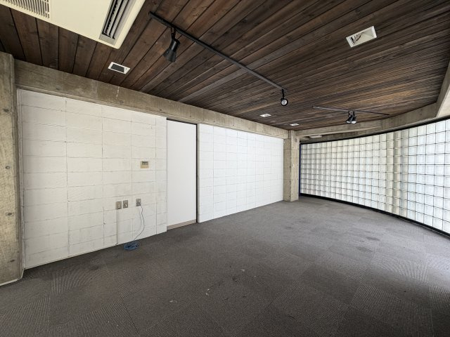 SAKAEMACHI　CUBUの内装