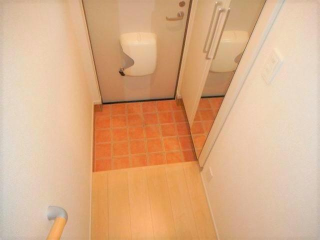 レジデンス オオギⅢの玄関|シューズBOX※別部屋写真につきイメージ