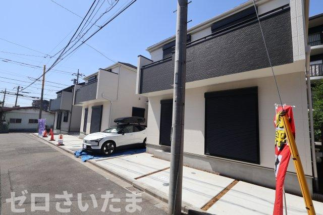 《仲介手数料無料》緑区大字三室89-18新築一戸建てハートフルタウンの外観|通り抜けできない道路に面しています。