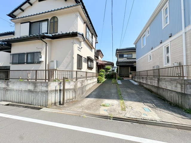 狭山市狭山台4丁目　建築条件なし売地　西武新宿線『狭山市駅』バス14分　【狭山台小学区】の前面道路含む現地写真