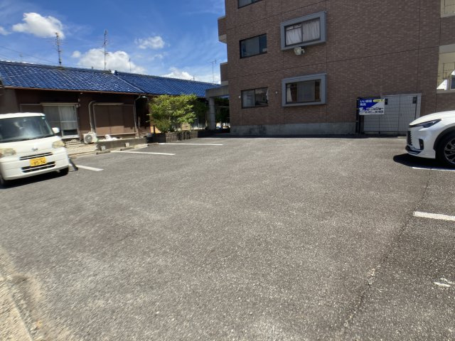 カサ・フェリスⅢの駐車場