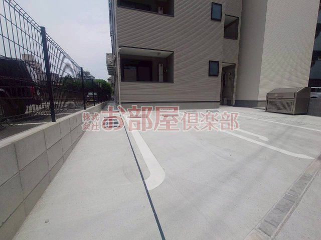 クリサンスの駐車場|駐車場に車を止められます