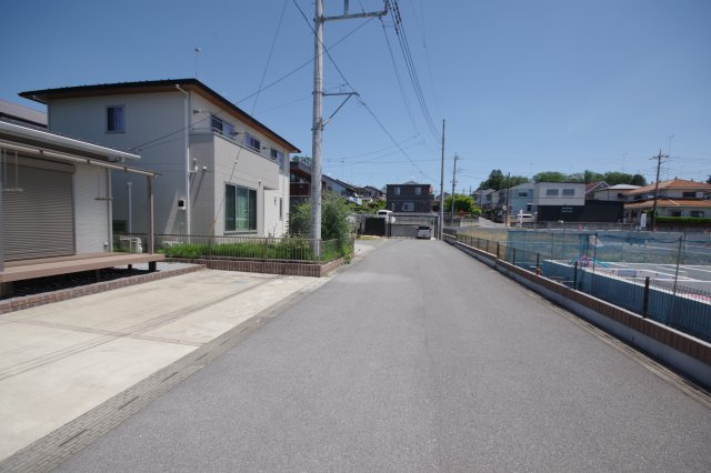 宇都宮市砥上町　戸建　予約済の前面道路含む現地写真|南側６ｍ道路
