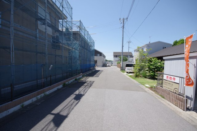 宇都宮市砥上町　戸建　予約済の前面道路含む現地写真