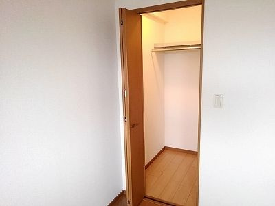 プレシャスコートの収納|こまごまとしたものを収納できそうですね