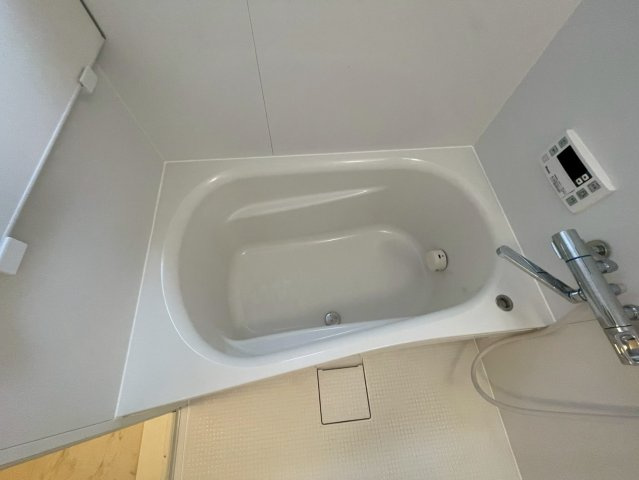 ロイヤルメゾン岡本Ⅲの浴室