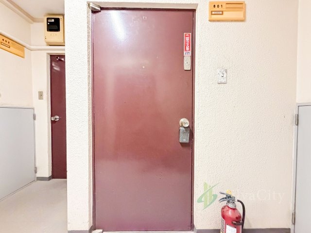 ライオンズマンション本郷のその他共用部分|玄関ドア