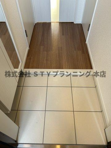 仲介手数料0円！アレーヌコート金山の玄関
