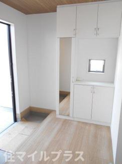 【玄関】 | 郡山市安積町長久保3丁目新築一戸建て4棟 | きれいな玄関です