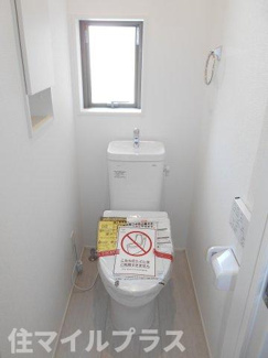 【トイレ】 | 郡山市安積町長久保3丁目新築一戸建て4棟 | シンプルで使いやすいトイレです