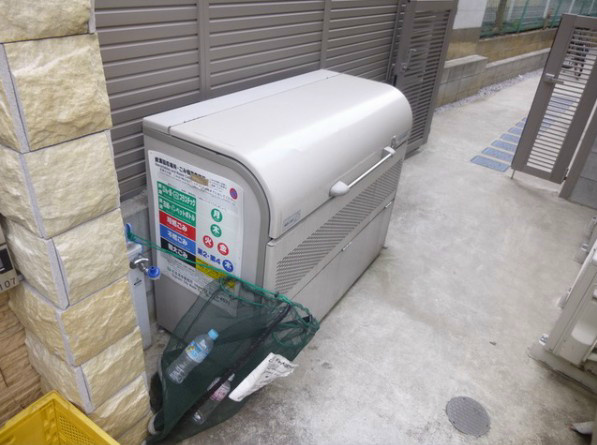 杉並区高円寺南２丁目のアパートのエントランス