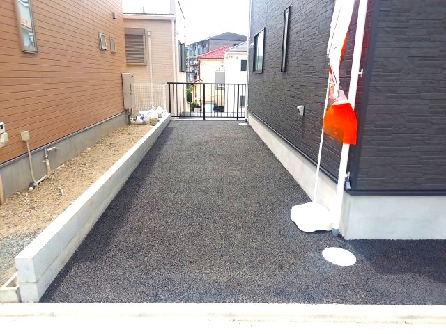 伊丹市荻野西1丁目新築一戸建の駐車場