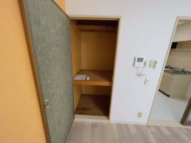 エーデルハイムの収納|別部屋同一間取りのお写真となります。