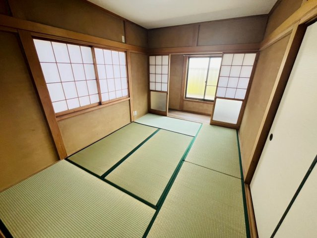 筑西市岡芹 リフォーム物件　の和室|〇和室　6帖〇
2階和室。和みの場としてゆったり過ごすことができます♪
2026年4月撮影