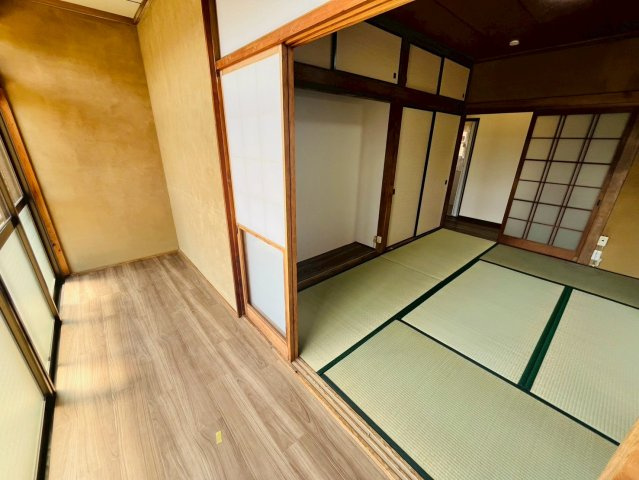 筑西市岡芹 リフォーム物件　のその他|〇板の間〇
のんびり日向ぼっこができるスペースです（＾＾） 
2026年4月撮影
