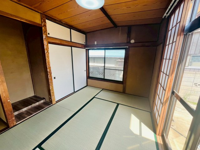 筑西市岡芹 リフォーム物件　の和室|〇和室　6帖〇
日差しが注ぎ、心地よい空間です。
2026年4月撮影