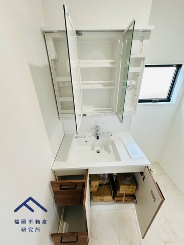 福津市津屋崎1丁目2号棟　戸建ての独立洗面台