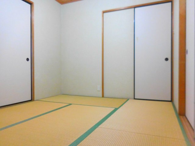 ハイツ高丸の和室
