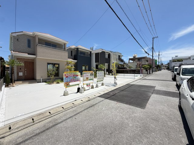 うるま市江洲（全10棟）Ａ号棟の前面道路含む現地写真|※南西側公道5.9m♪