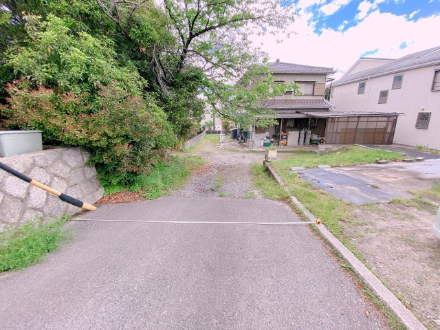 大府市桃山町３丁目の前面道路含む現地写真|南側道路を西側から撮影