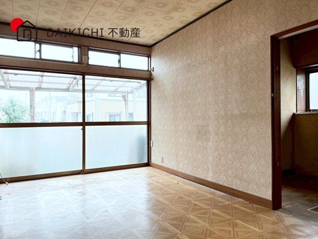 【居間・リビング】 | 桶川市坂田西3丁目　中古戸建