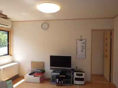 【居間・リビング】 | 大館市山王台・中古住宅